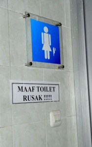 toilet rusak