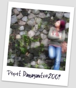 di foto ini jamannya rambutku masih dicat merah, nyahaha ;-)
