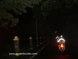 kondisi jalan dari sukapura menuju cemoro lawang di malam hari