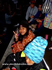 menanti sunrise di Bromo