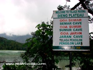plang wisata di Telaga Warna