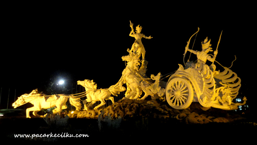 Patung Gatotkaca Seraya Tuban Bali