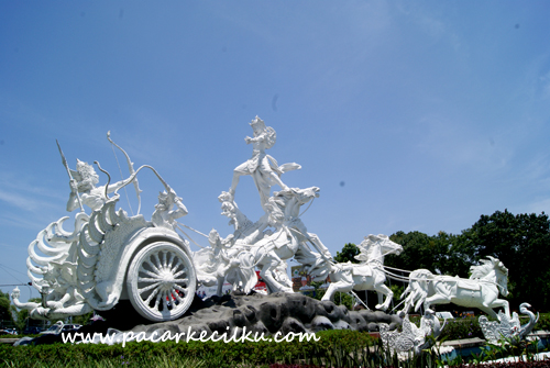 Patung Gatotkaca Seraya Tuban Bali