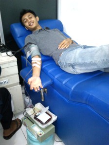 pengalaman pertama Bagas donor darah