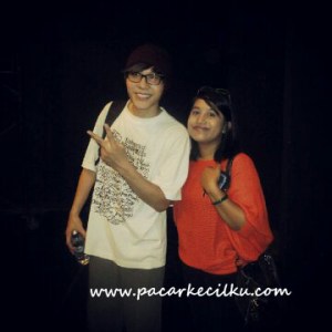 berfoto bersama salah satu penari Nhieu Mat