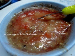 Sambel ini campuran sambel, nanas,  dan kacang ;-)