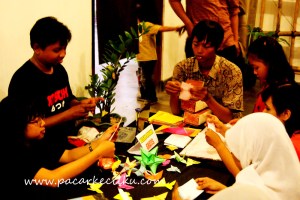 belajar membuat Origami di Japan Jogja Week