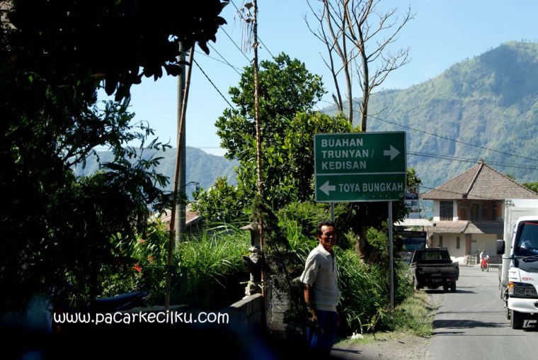 Simpang jalan antara Kedisan, Buahan, Toya Bungkah, dan Penelokan