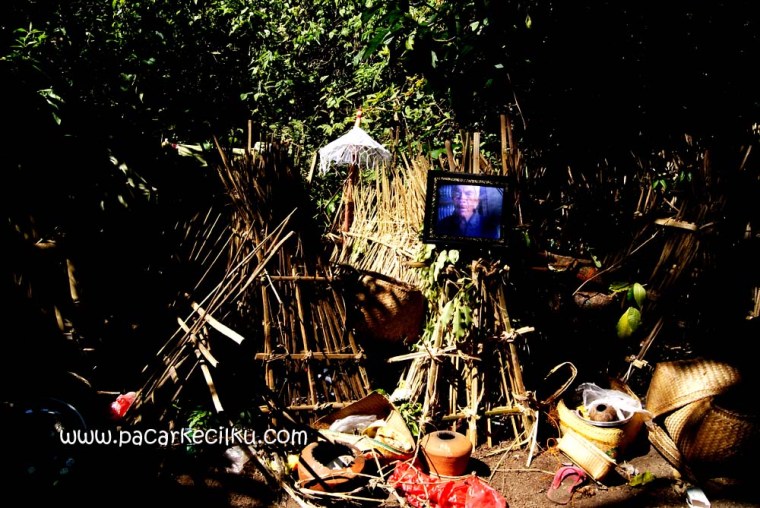 pemakaman di desa Truyan