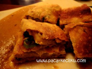 Martabak Chicken dengan Sauce Curry