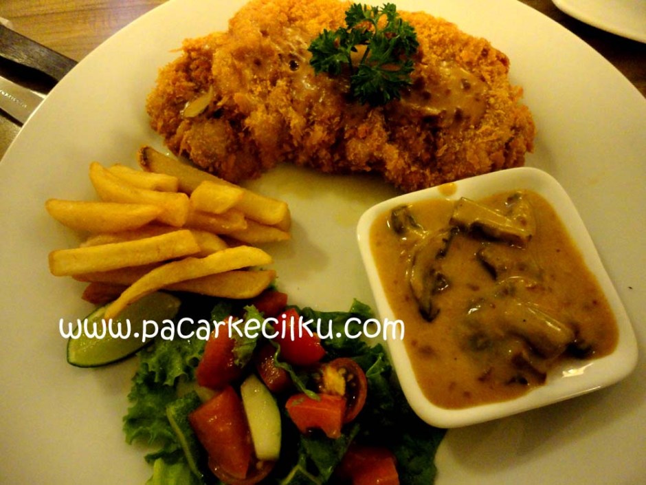 Schnitzel ala Break Resto & Coffee