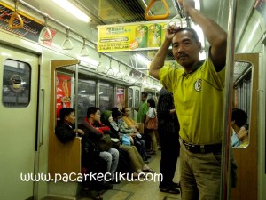pengalaman pertama naek Commuter-Line