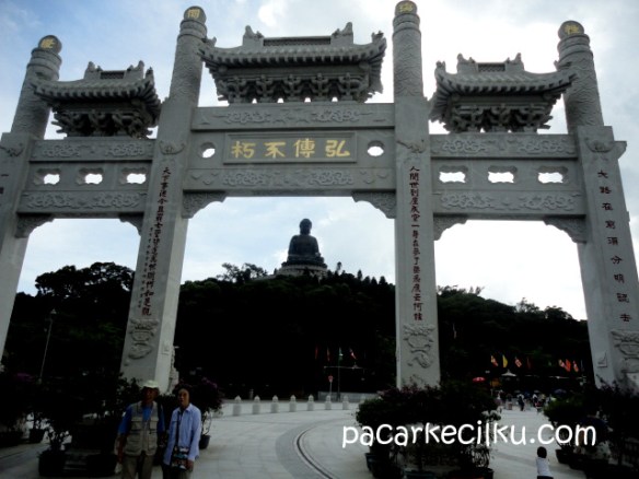 Tian Tan Buddha Statue