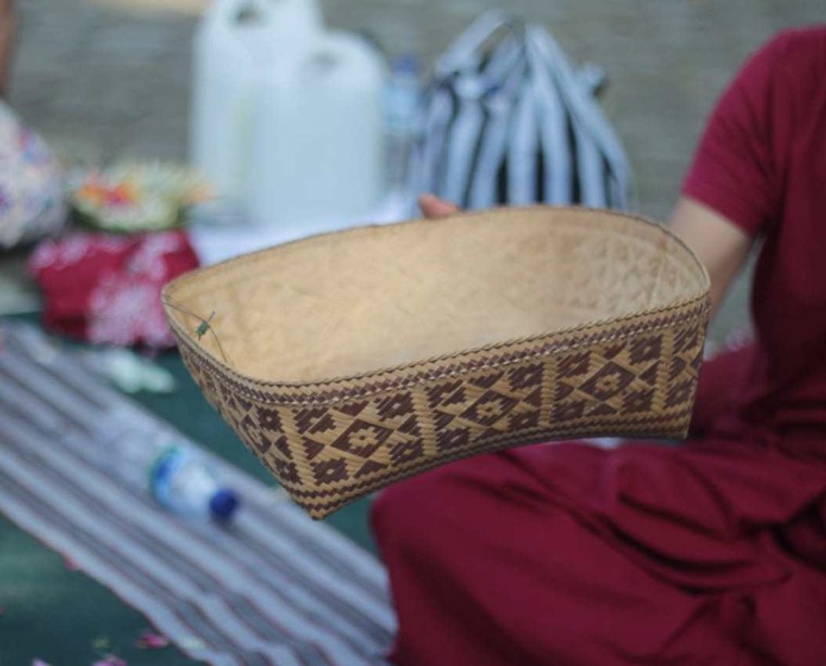 Menyadap Dharma Dalam Sunyi