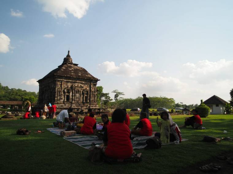 Puja Panca Tathagata